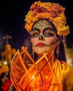 cazadordementes:  #DíadeMuertos