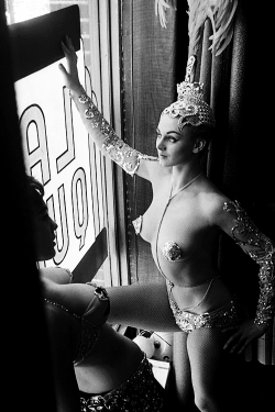  Showgirls photographed by Peter Basch, 1963 