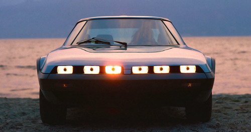 carsthatnevermadeit:  carsthatnevermadeit:  Bertone NSU Trapeze, 1973. A mid-engined concept with four seats in a trapezoidal configuration and a rotary engine   In case you missed it, a rotary concept from 1973 by Bertone