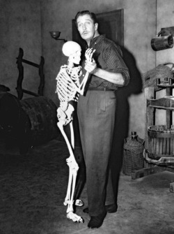 Vincent Price sur le plateau de House on Haunted Hill, 1959.