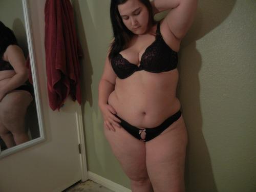 hugelovedezire:  Very Sexy Girl