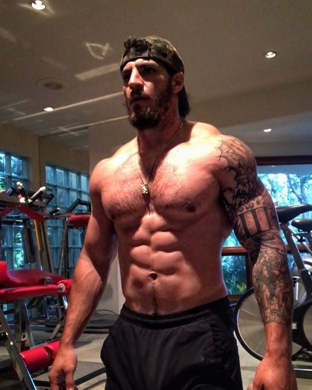 maxx-magnum:Dan Vitale  born predator