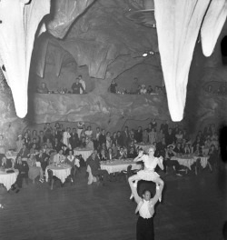 pasttensevancouver:  The Cave Supper Club, 1940s Mid-century