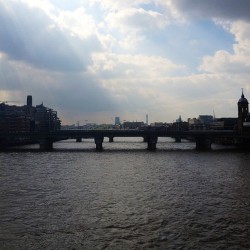 hellomynameismelvin:  View from London Bridge! #london #weekend