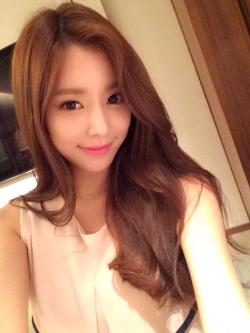 korean-dreams-girls:  JungYeon - Selcas