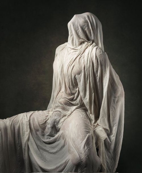 beyond-the-pale:Enrique Toribio - Veiled