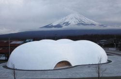architags:  Takeshi Hosaka Architects. Hoto Fudo. Fujikawaguchiko