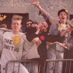 smilerwithknife1959:  smiths/morrissey fans queing for morrissey’s