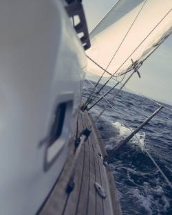 nielsfreiheit:  sloping position 🌊⛵️   #mallorca #sailing