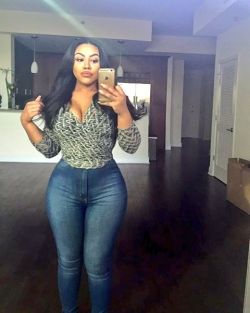 xxxbigbootyxxx:  #thick #thickythickgirl #thickness #thickthighnation