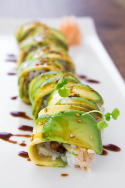 beautifulpicturesofhealthyfood:     is this avocado sushi?