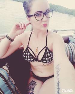 victoriadash:Hanging out getting some sun today 😉 #suicidegirls