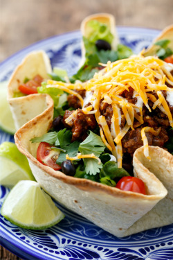 foodffs:  Beef Taco Salad with Homemade Tortilla BowlsReally