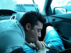arthusetnico:  Stuck in the car because of the heavy rain here