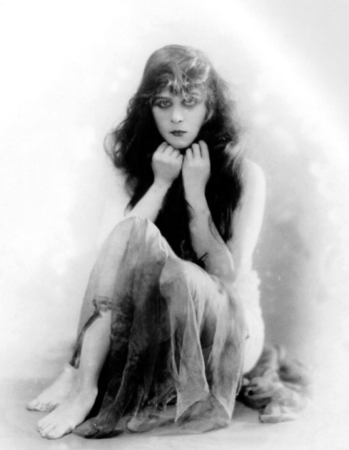 Theda Bara Nudes & Noises  