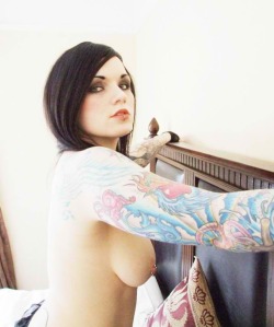 spic3y:  Hot tattooed tits rights here Send in your naughty pics