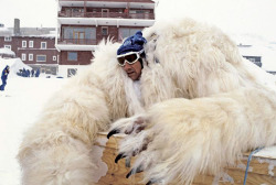 gameraboy:  Des Webb in the wampa costume filming The Empire