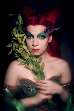 groteleur:  Poison Ivy (Pamela Isley)What Do You Know About Poison