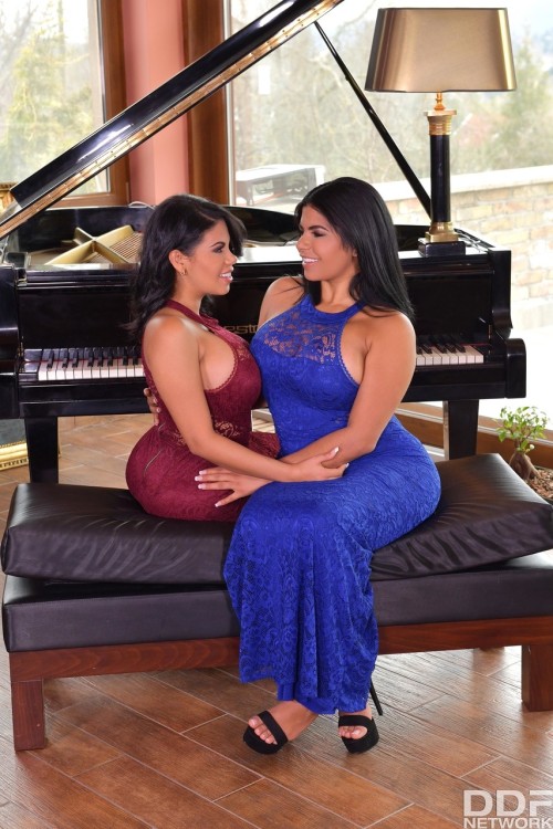   pornstar galaxy ⋆⋆⋆ kesha ortega & sheila ortega