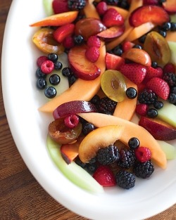 fruit-porn:  leave—butdontleaveme:  Boozy fresh fruit salad