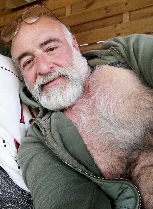 belludo:White beard and chest
