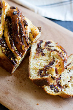 foodffs:  Date Walnut Babka - Recipe HereFollow for recipesGet