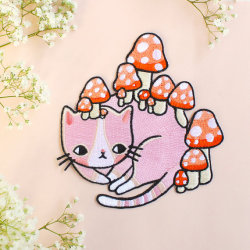 littlealienproducts:  Mushroom Kitty Patch by  ponyponypeoplepeople