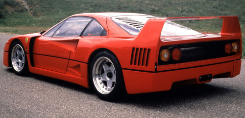 carsthatnevermadeit:  Ferrari F40, 1987. The first production car to reach 200mph, also the last Ferrari to be signed off byÂ Enzo Ferrari himself