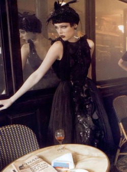 vampdreaminginhollywood:  Coco Rocha wears Rodarte’s Black