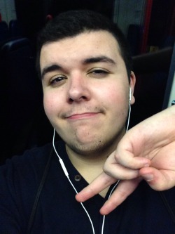 bearhugsyo:  One the train back from a date with a cutie Irish