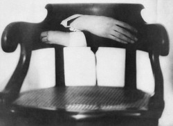 aumshinrikyo:    Man Ray, The Hands of Marcel Duchamp, 1920 