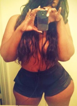 anisa-so-thick:  I love the way you activate ya hips & put