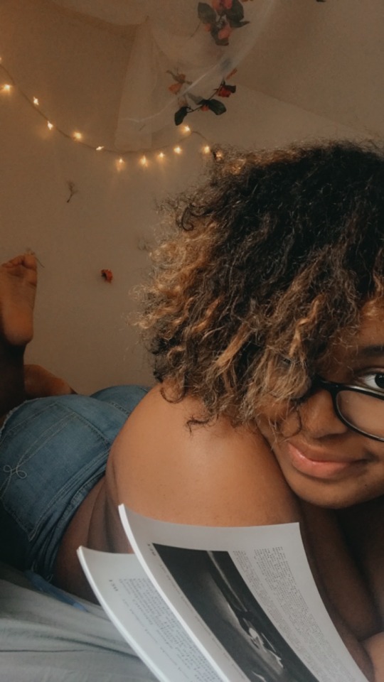 honeyxbunnyy-deactivated2022032:id be a distracting study buddy