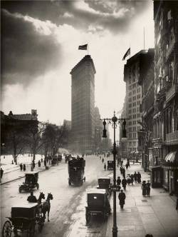 luzfosca:  W. W. Rock Flatiron, Madison Square, New York, 1918