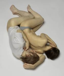 voltra:  Ron Mueck, Spooning Couple, 2005 