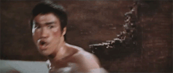 kungfutaichiwingchunswords:  The speed of Bruce Lee is so amazing!! My