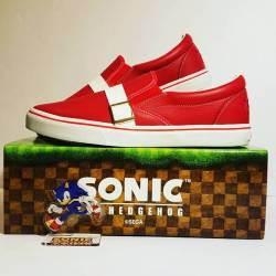 linkabel32: It’s the Anippon Sonic shoes that recently came