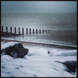 hard-walk:  #snow #beach #eastbourne #ebphoto #igerseastbourne