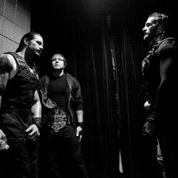 johnlock-hiddlestoner:  #theshield #romanreigns #leakee #joeanoai