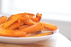 alloftheveganfood:  Vegan Sweet Potato Fry Round Up Crispy Baked