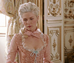 vivelareine:  —Marie Antoinette (2006) 