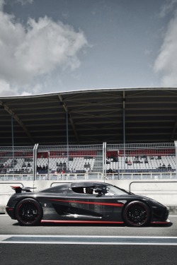 vistale:  Koenigsegg CCXR | via