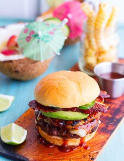 nom-food:  Aloha burgers with island jerk pineapple 
