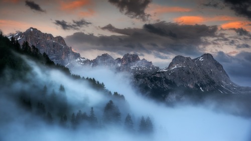 renamonkalou:  Bandiarac | Adam PachulaDolomites