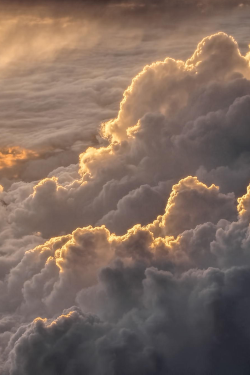 plasmatics:  Thunderclouds [via/more] By Dirk Seifert 