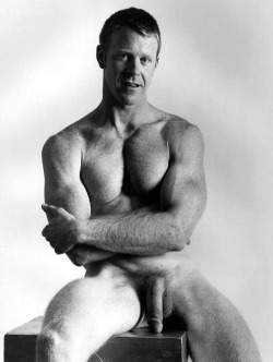 mydaddyishairy:   My Daddy is Hairy - over 46,000 followers: