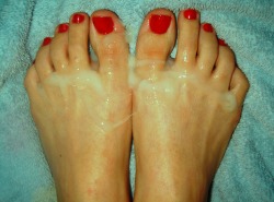 femfootluver1975:  My ex’s toes after I came all over them!