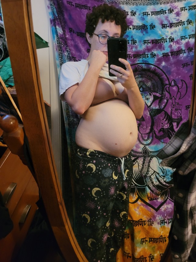 lookathatbelly:9 days of constant overeating really did the belly