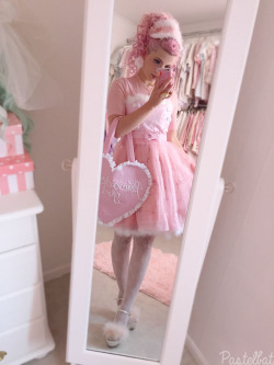 pastelbat:  Powder puff girl fashion (♡ε♡ )Outfit rundown: