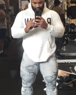 tilldadeath_kells - Sitting at 5'11" & 300lbs.